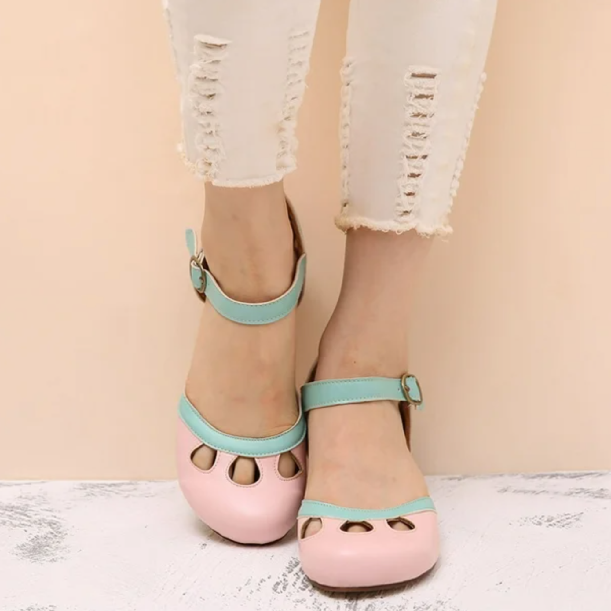 Colombe Whitfield | Green Orthopedic Low-Heeled Sandals for Women